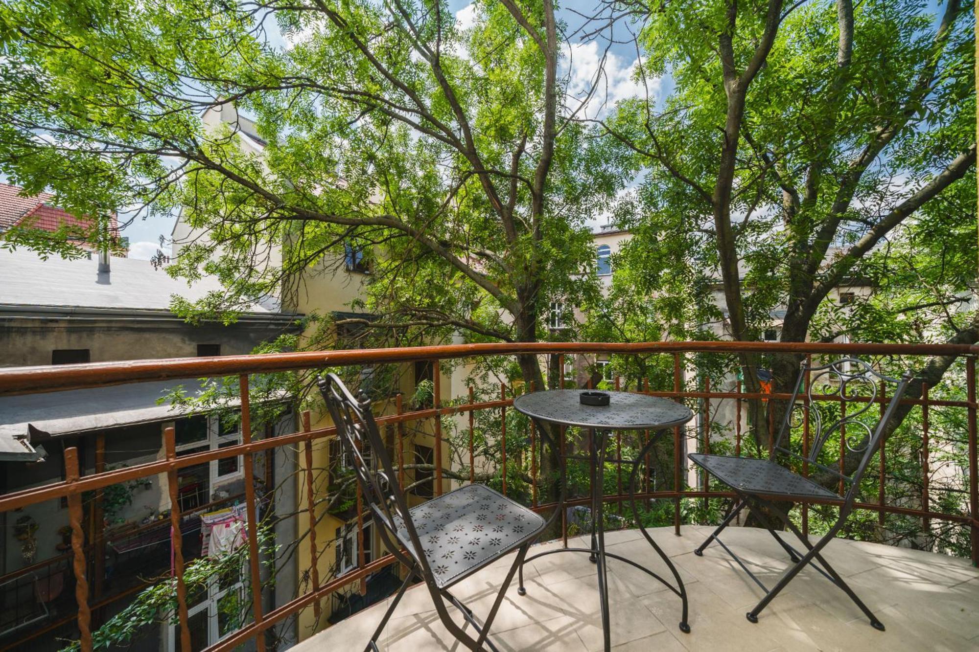 Modern Urban Escape - Old Town Apartment - By Upstairs Cracovia Esterno foto