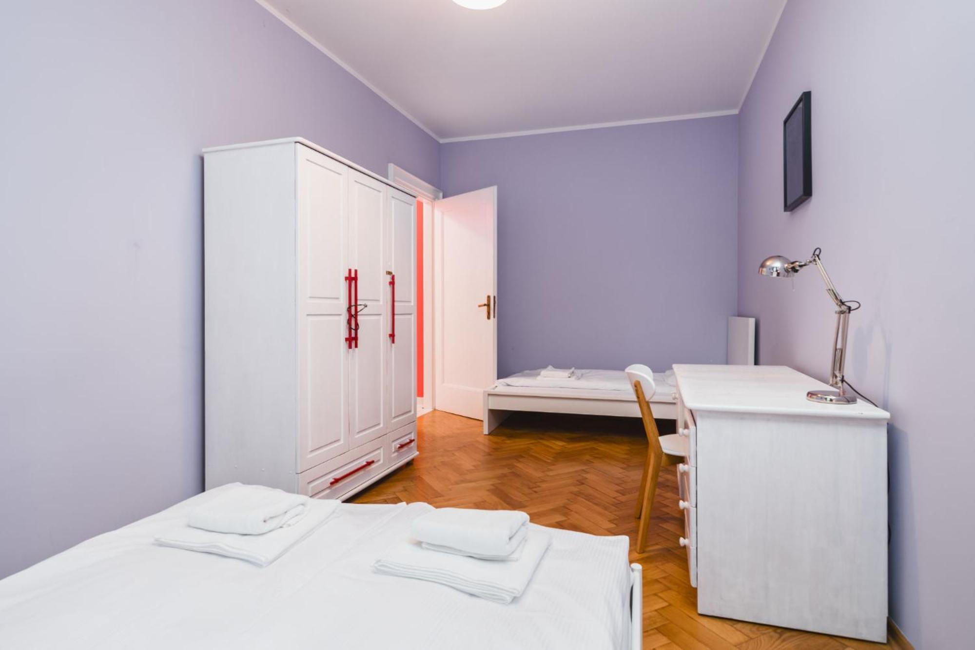 Modern Urban Escape - Old Town Apartment - By Upstairs Cracovia Esterno foto